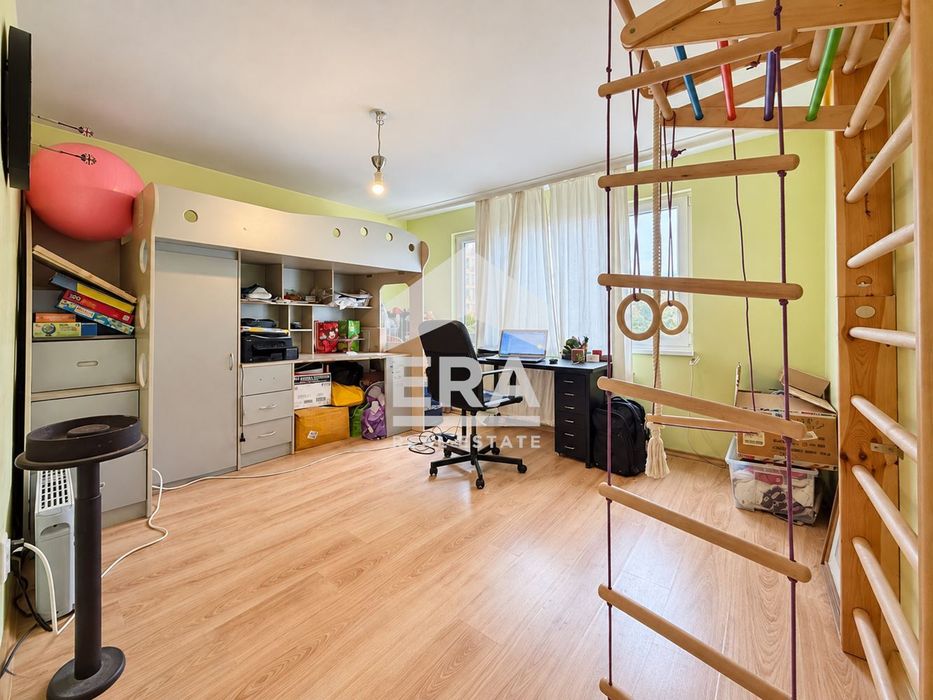 Продава се Четиристаен апартамент в София, Лагера - 90 кв.м за 3323 €/кв.м - Снимка #3