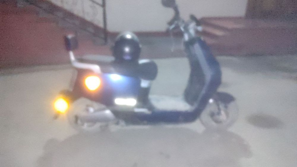 Yadea skuteri Sapsan Batarekaga moslangan