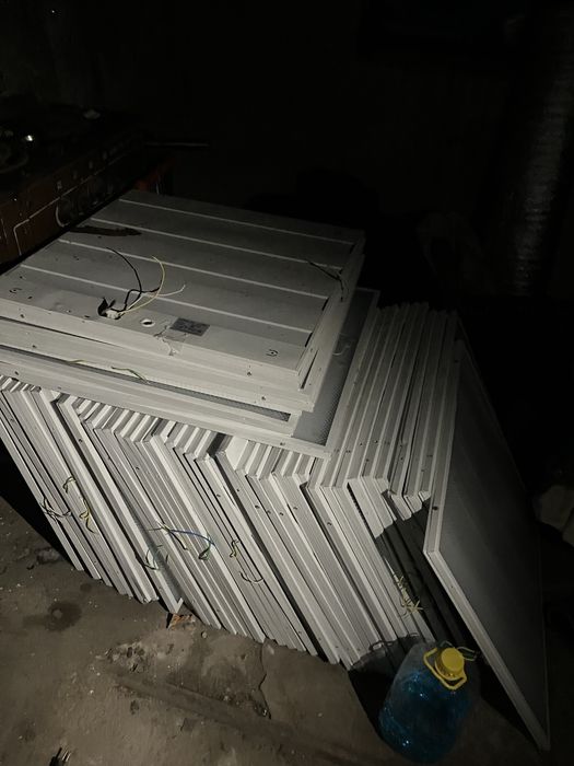 Продам лампы потолочные