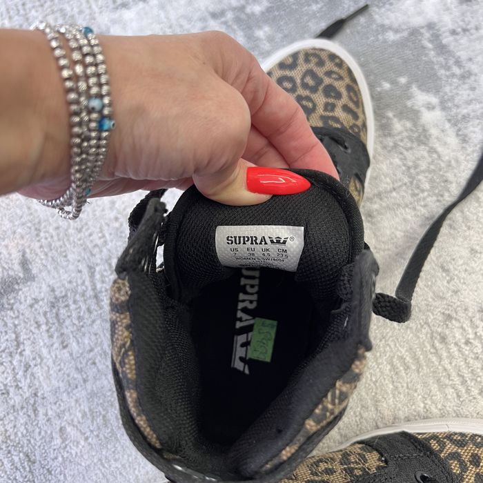 Дамски кецове SUPRA като нови