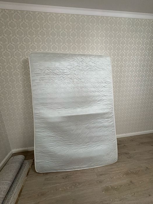Продам матрас 140*195