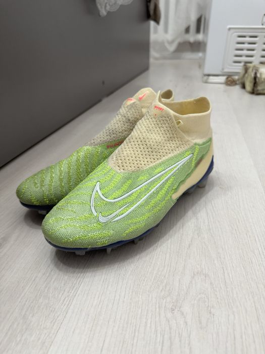 Nike phantom GX.