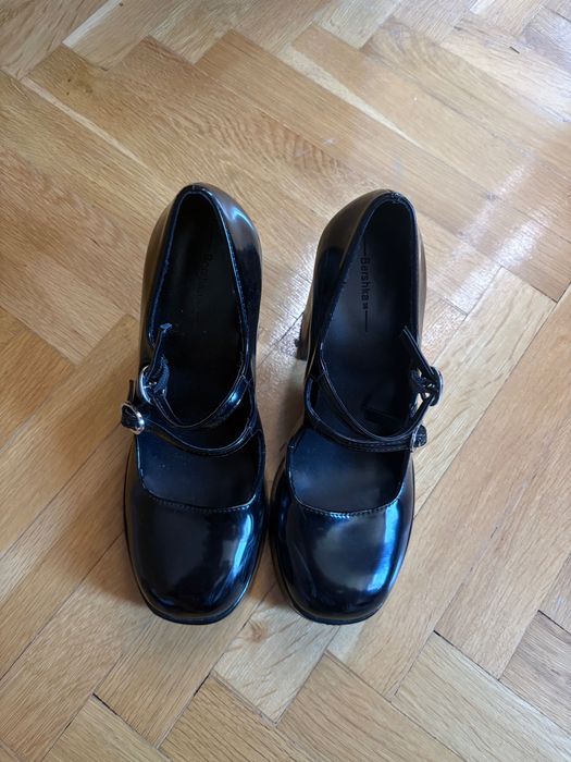 Черни токчета Bershka