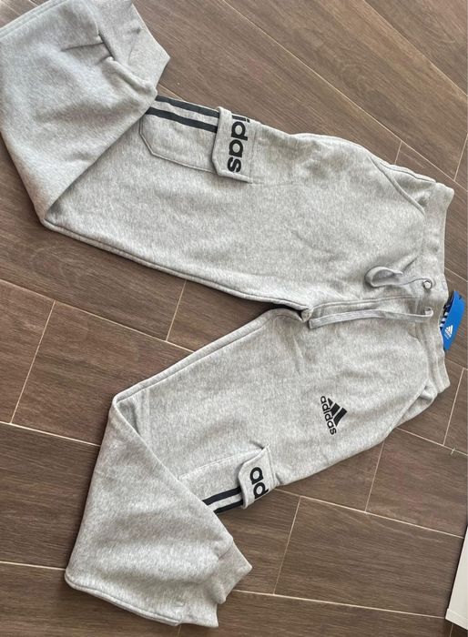 Pantaloni trening Adidas  Mărimea M,L,XL