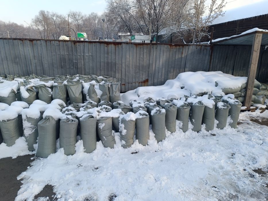 Отсев песок щебен Сникерс глина