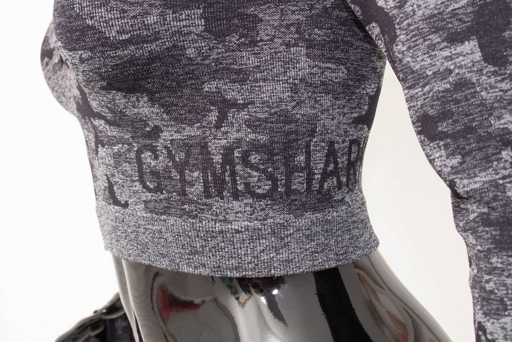 Gymshark дамски кроп топ къс с дълъг ръкав камофлаж отвори на гърба S