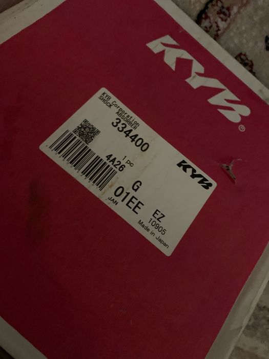 Стойка амортизатор Лексус Тайота 334400 передняя