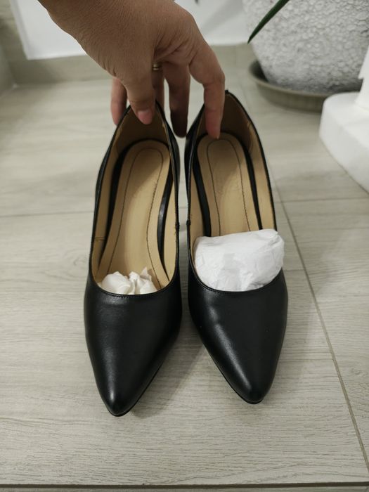 Pantofi din piele marime 38