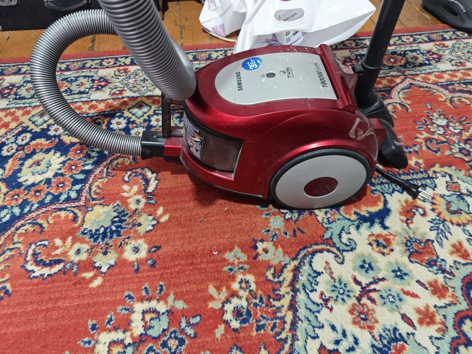 Продам пылесос samsung.