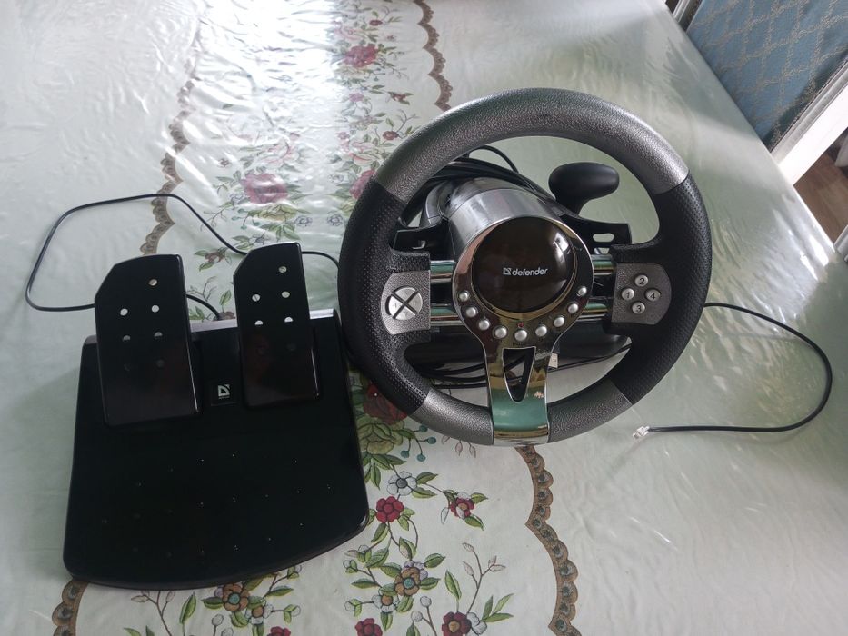 Игровой руль для компьютера