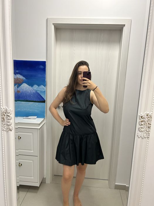 Rochie neagra cu reflexe verde inchis