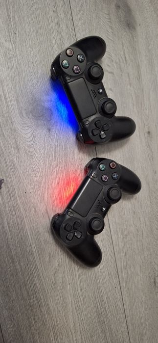 Ps4 cu 2 controlere si incarcator, +23 de jocuri