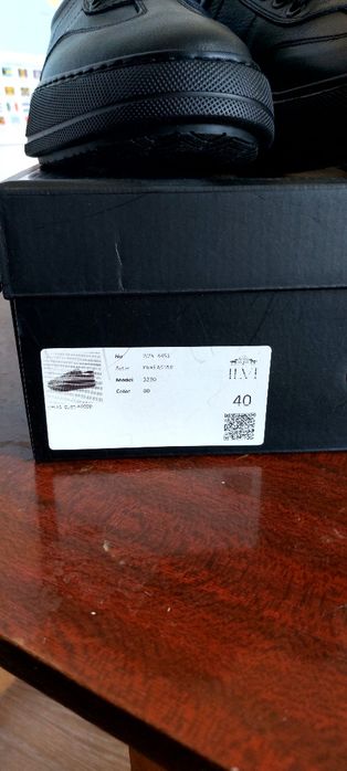 Мужские кроссовки