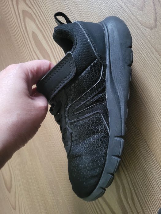 Adisasi pantofi sport Decathlon