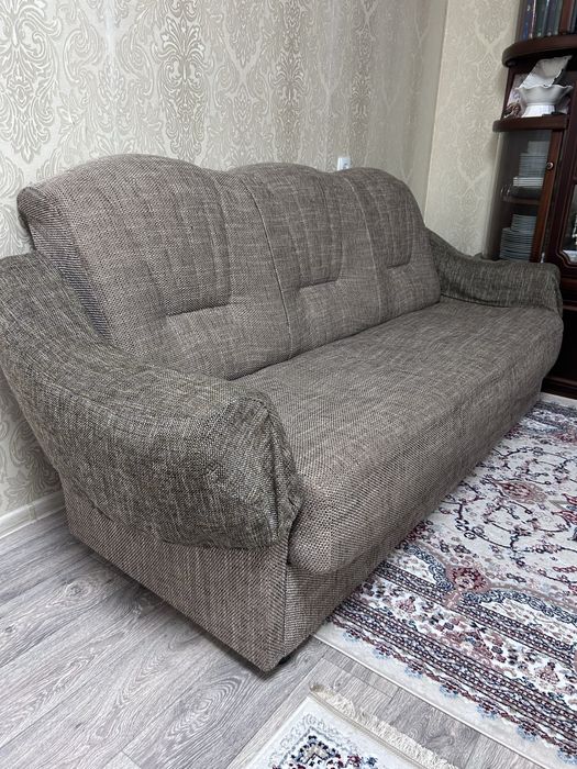 Продам диван в гостинную
