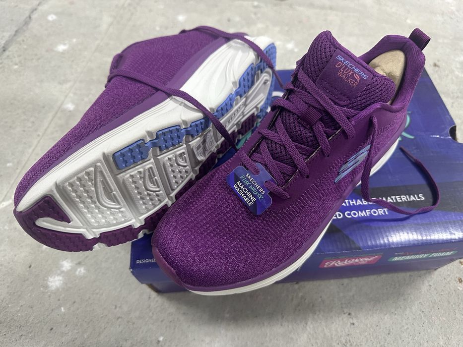 Продаю женские скичерсы