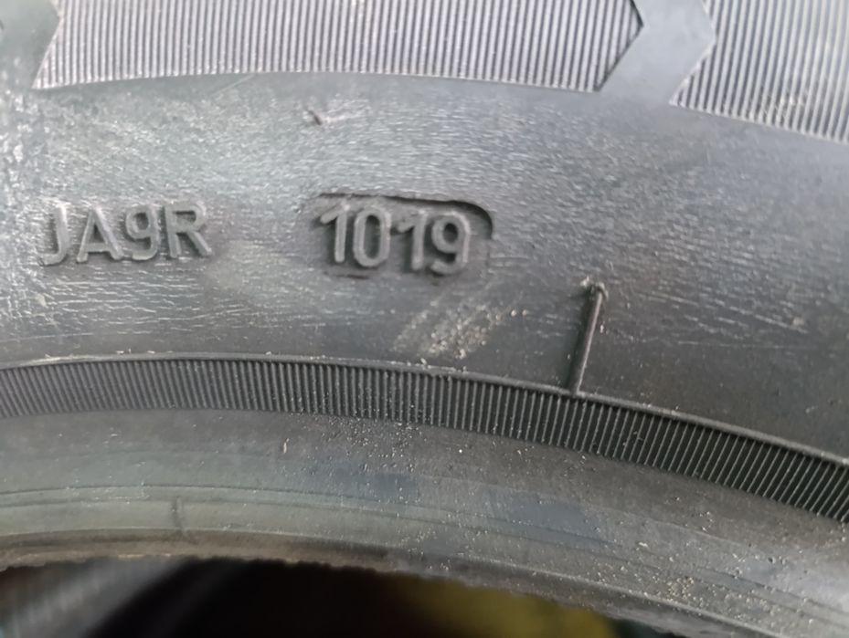 Anvelope de iarnă noi 215 65 17 Goodyear