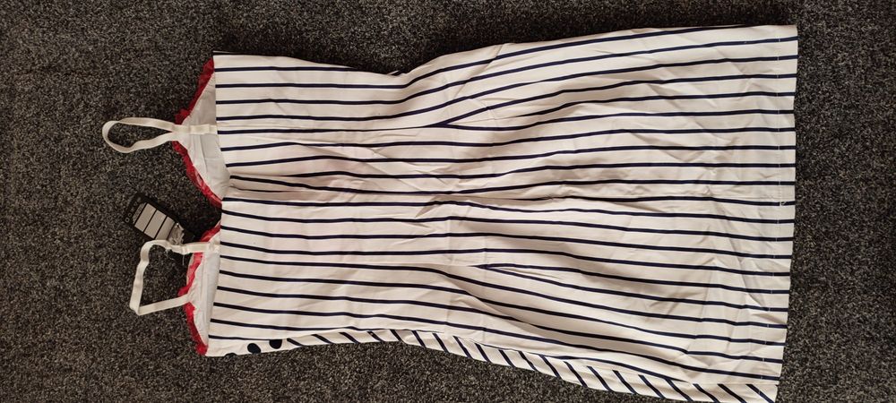 Rochii dama cambrate party , oraș sau sport