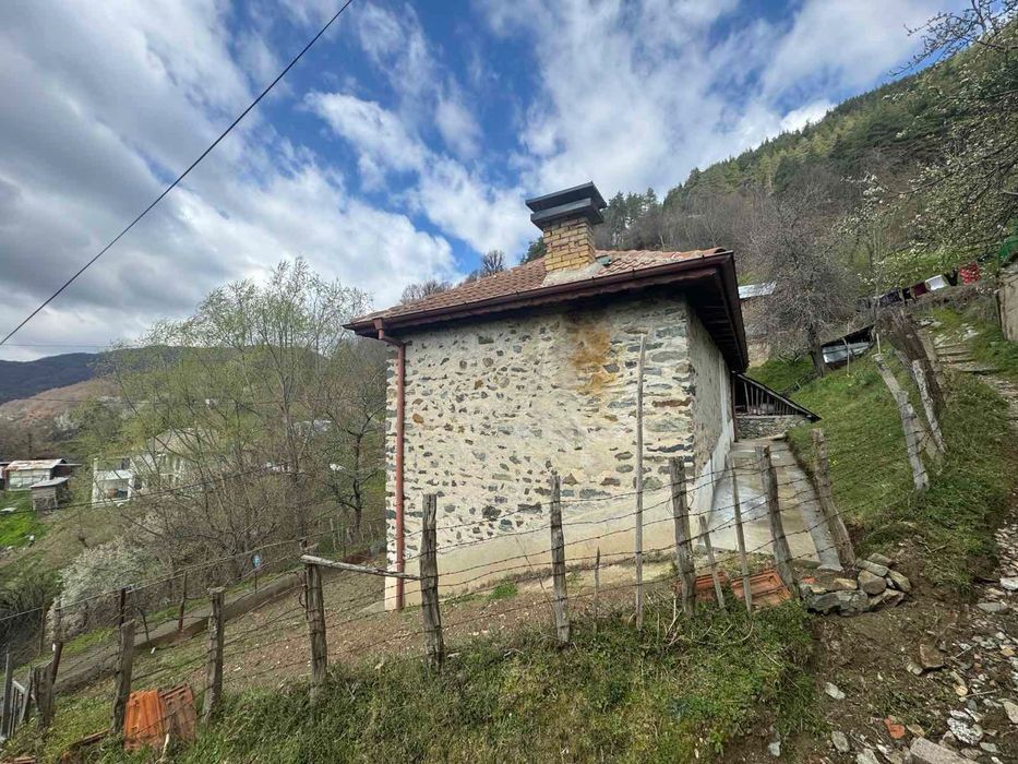 Къща в село Аламовци, Златоград