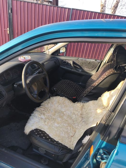 Легковое авто мазда