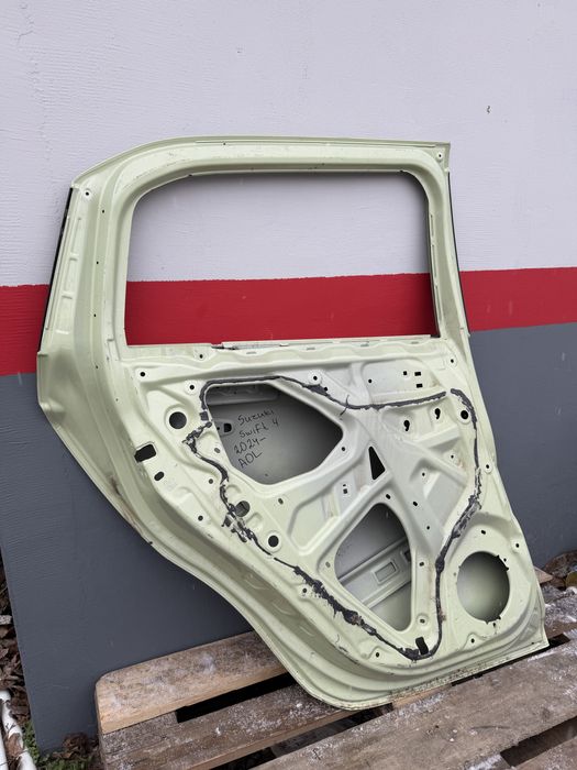 Задна лява врата Suzuki Swift 4