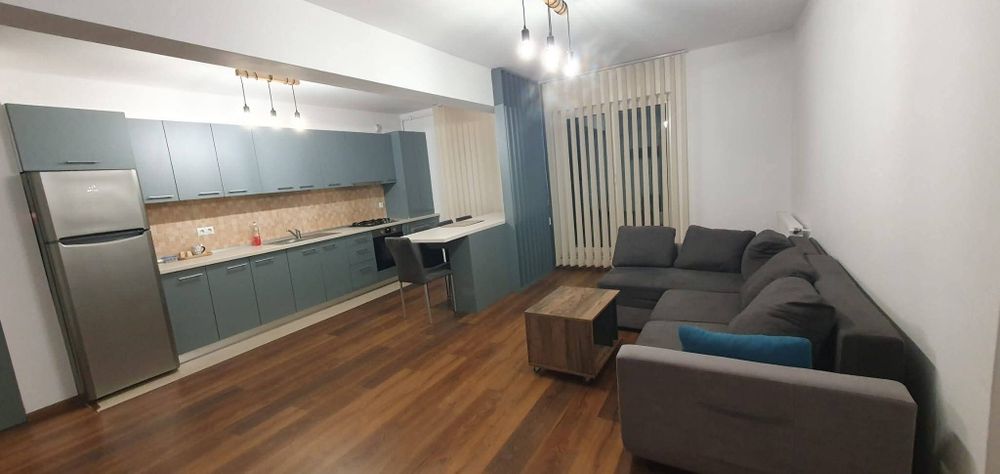 Închiriez apartament 2 camere str Eroilor Floresti