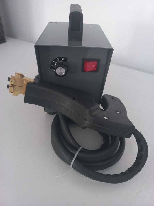 Aparat regruvat/recanelat anvelope