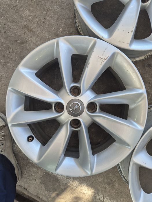 Jante R15 4x100 6J ET 39 CB 56,6 Opel Adam Astra G Astra H Combo Corsa A Corsa B Meriva Tigra Vectra A B  Chevrolet Aveo  Kalos  Spark Fiat Punto