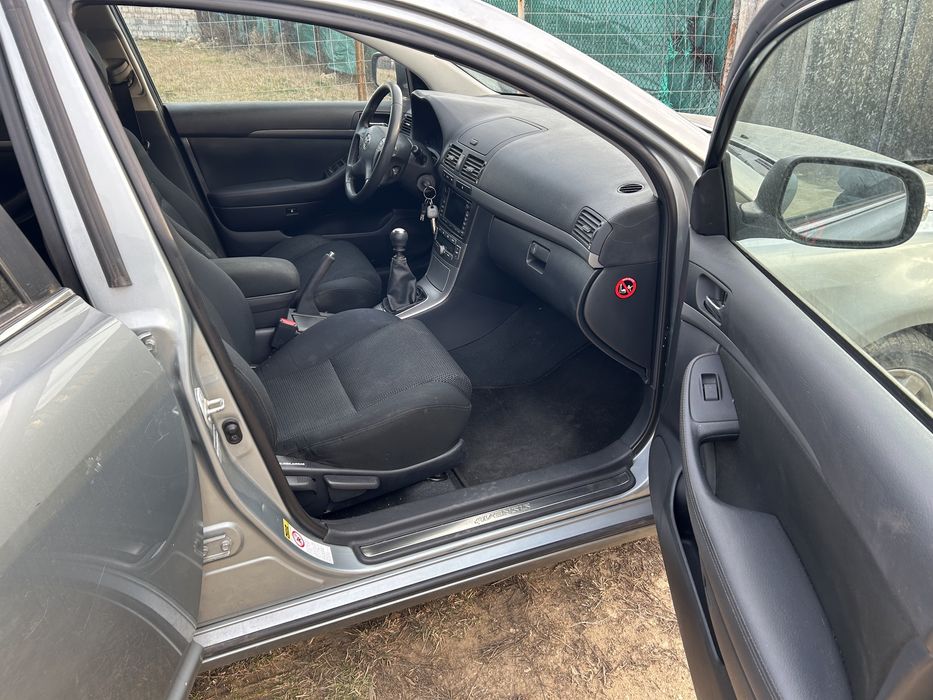 Toyota Avensis Тойота Авенсис 2.2 177кс на части!