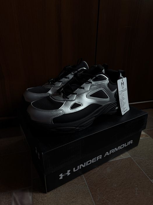 Кроссовки женские UNDER ARMOUR