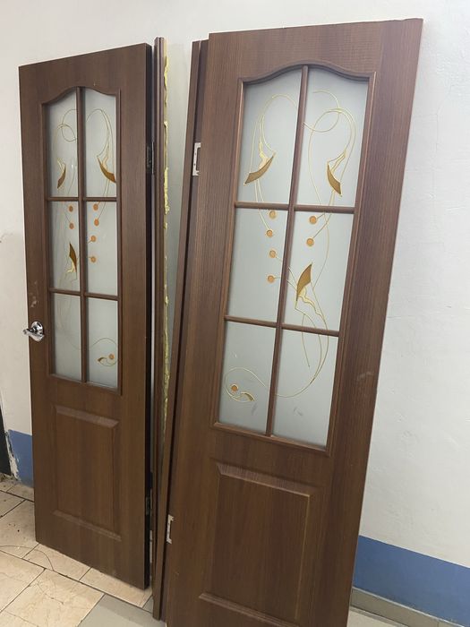 Есік сатылады.