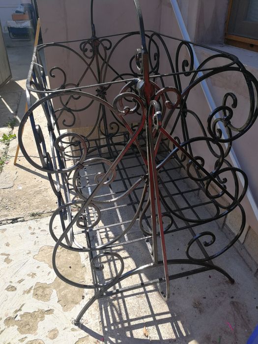 Suport din fier forjat. tip balansoar