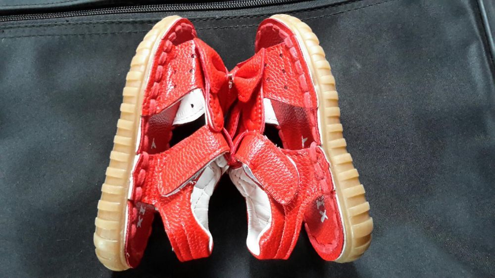 Детские босоножки