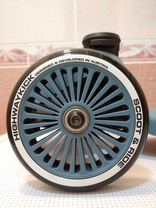 Детский самокат. Samokat. Scoot and Ride.