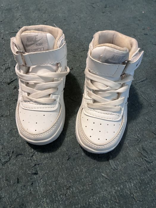 Adidași unisex,purtați de 2 /3 ori