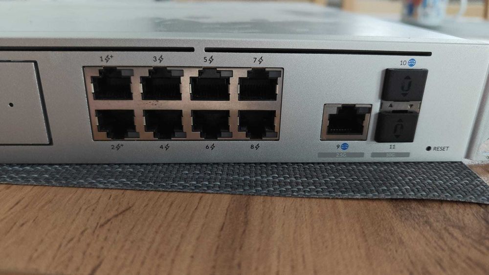Router Ubiquiti Dream Machine SE