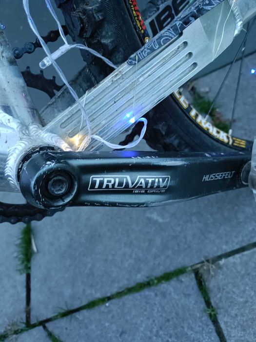 Vand bicicleta dirt jumper Cube