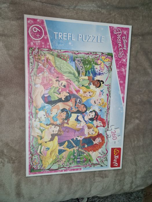 Puzzle disney cu printese