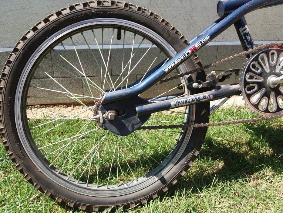 Bicicleta sărituri