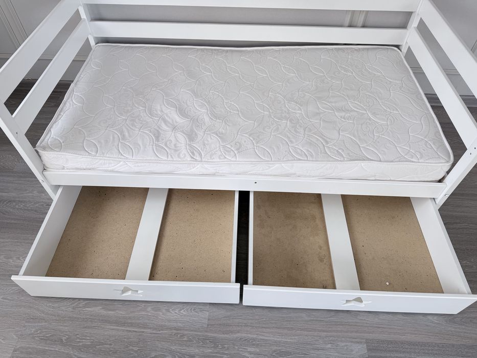 Детская кровать домик