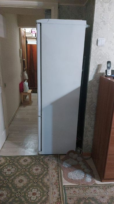 Отдам бесплатно холодильник Атлант.