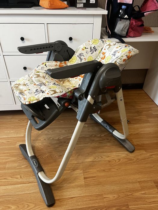 Стульчик для кормления  Chicco