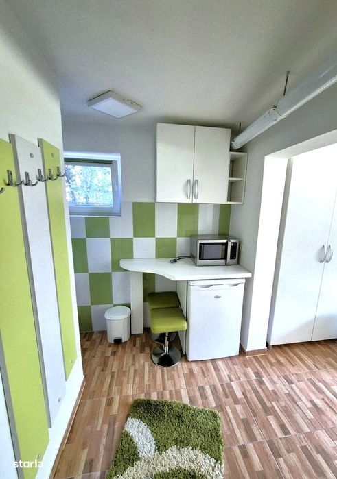 Garsonieră recent renovată, ultracentral (vis-a-vis UMF), de închiriat