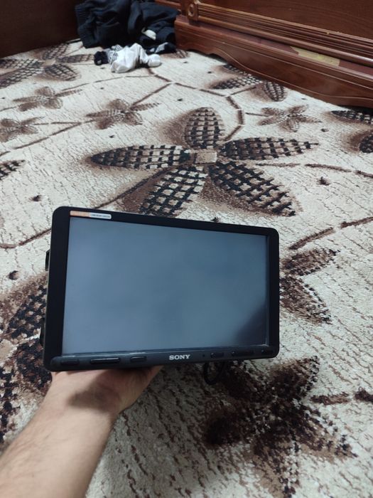 Magnitafon Sony XAV ax 8000