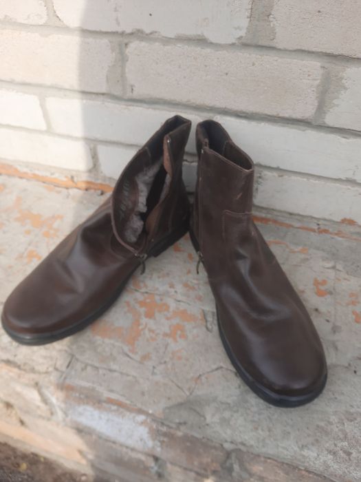 Сапоги зимние 44 размер коричневые 15 000 тенге  продам