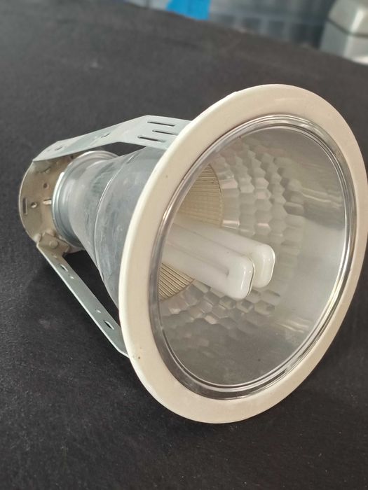 Осветително тяло лампа за магазин окачен таван