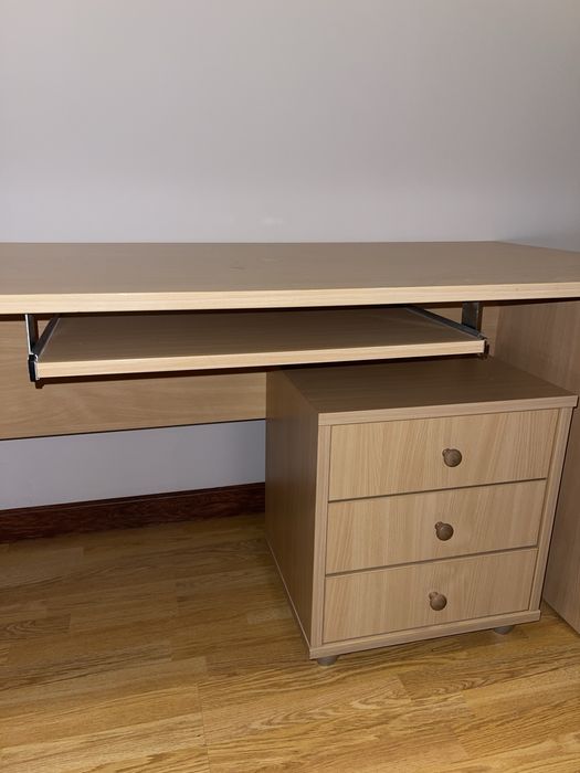 Стол для учебы/работы