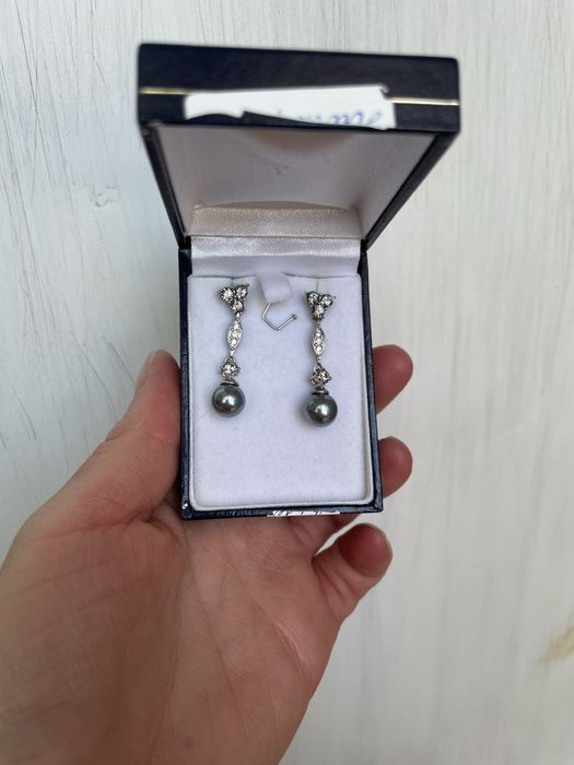 Сет три вида обеци и едно колие със Сваровски