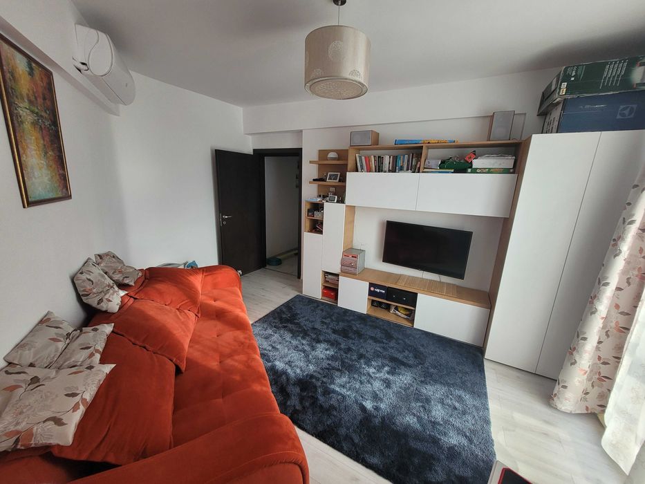 Inchiriez apartament 3 camere Aparatorii patriei