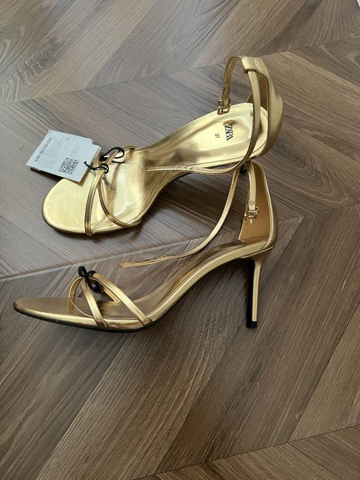 Новые босоножки Zara